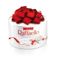Купить коробку конфет «Raffaello» — 200г. с доставкой в Хабаровске
