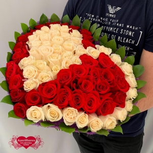 Купить букет в виде сердца из белых и красных роз в Хабаровске