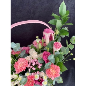 Купить корзину цветов «Флюте» с доставкой в Хабаровске