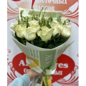 Купить букет из 15 белых роз с доставкой в Хабаровске