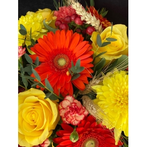 Купить коробку цветов «Букет Абхазии» с доставкой в Хабаровске