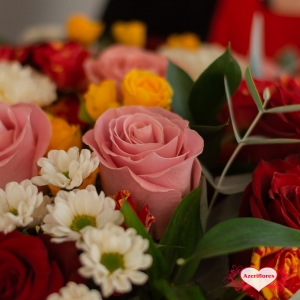 Купить коробку цветов «Эйфория чувств» в Хабаровске