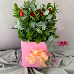 Купить квадратную коробку с цветами в Хабаровске
