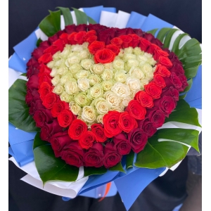 Купить букет-охапку роз в виде сердца с доставкой в Хабаровске
