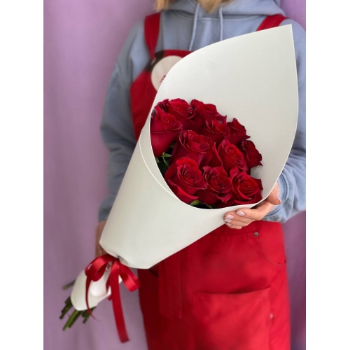 Купить букет из 11 красных роз в Хабаровске