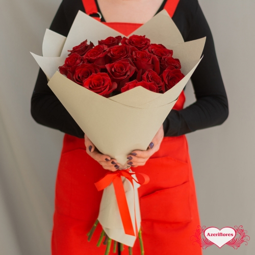 Купить букет из 15 красных роз в Хабаровске