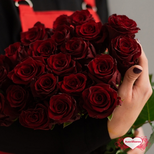Красные розы 60 см с доставкой в Хабаровске