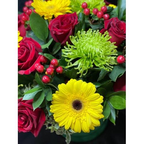 Купить коробку цветов «Белоснежка» с доставкой в Хабаровске