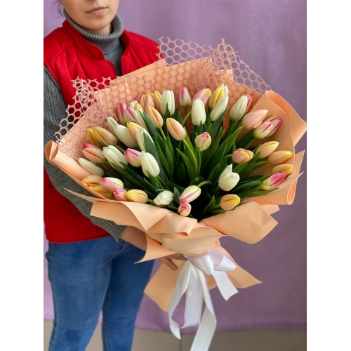 Купить букет «Нежный микс из тюльпанов» с доставкой в Хабаровске