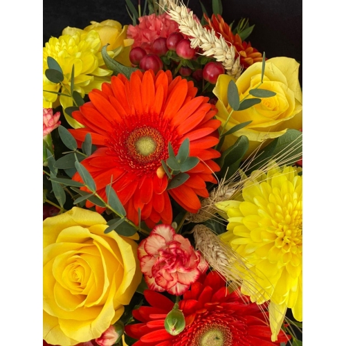 Купить коробку цветов «Букет Абхазии» с доставкой в Хабаровске