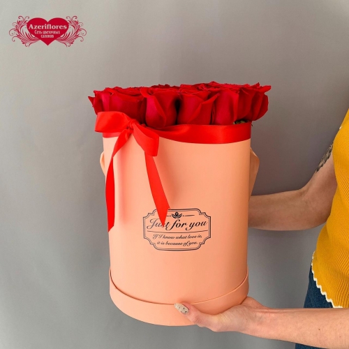 Купить коробку с 25 красными розами в Хабаровске