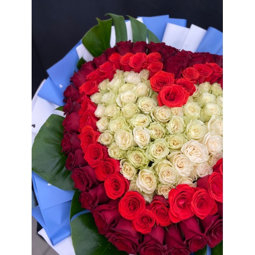 Купить букет-охапку роз в виде сердца с доставкой в Хабаровске