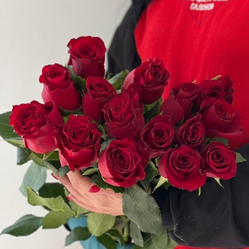Букет из 15 красных роз с доставкой в Хабаровске